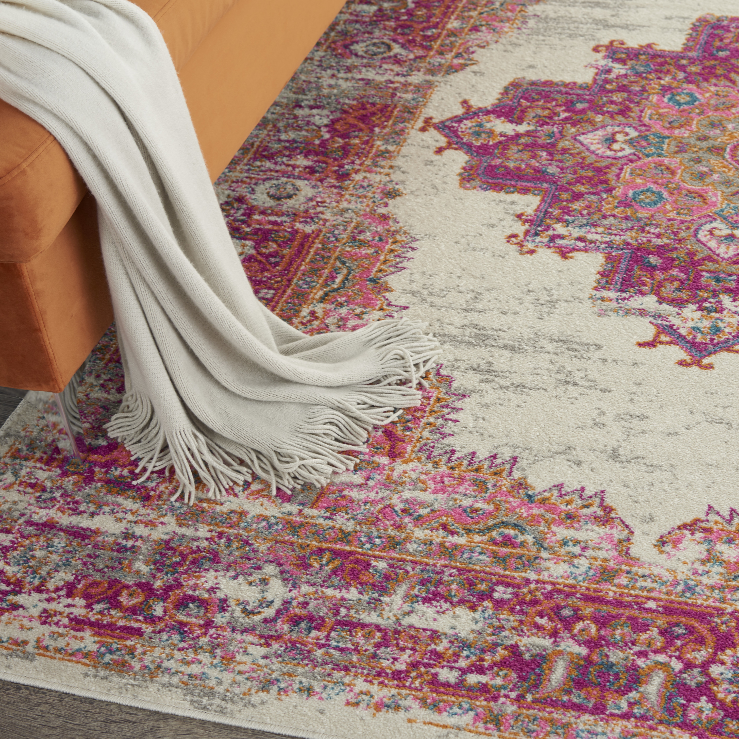 Nourison Passion 5'3" x 7'3" Ivory/Fuchsia Bohemian Indoor Rug