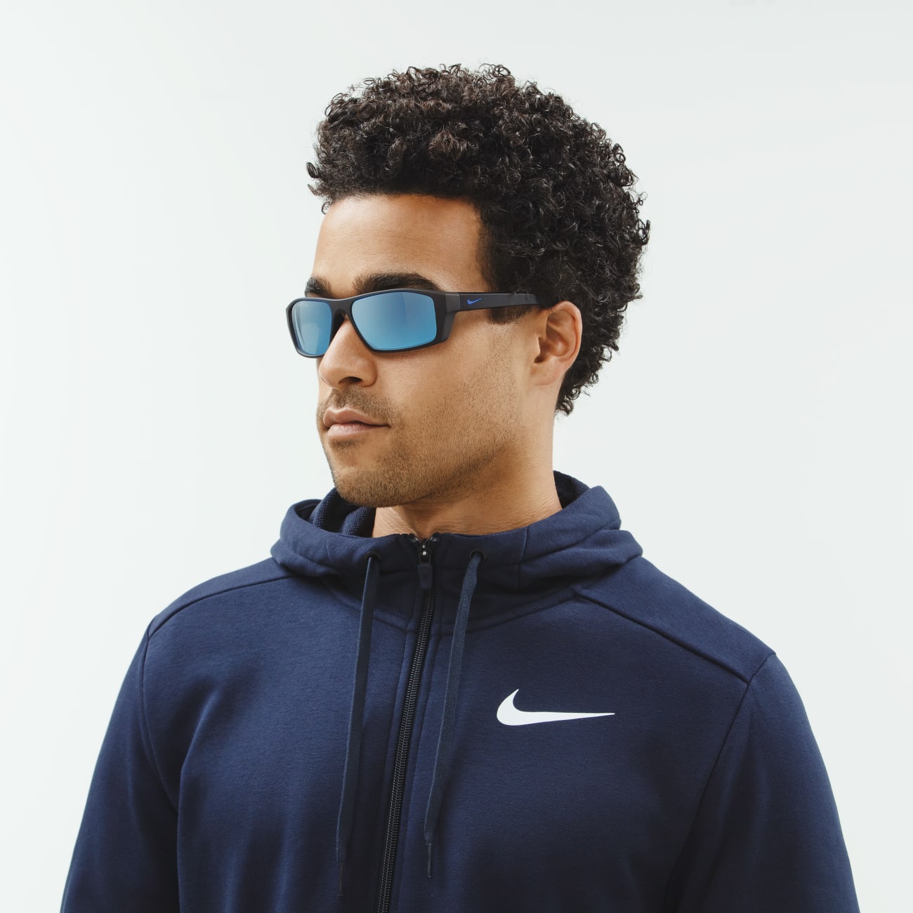 Nike Brazen Shadow Mirrored Lifestyle Image