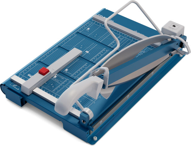 Illuminates the entire cutting line for superior accuracy.