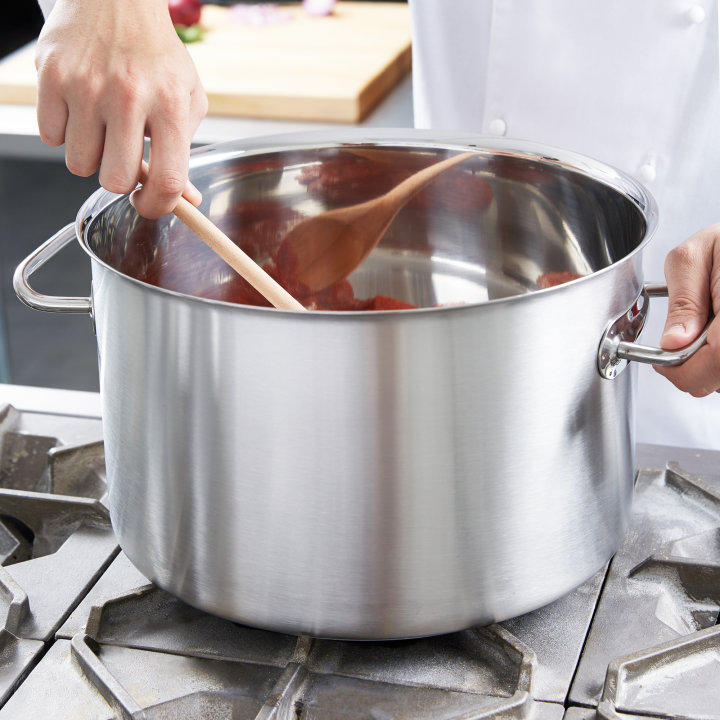 17-quart Intrigue® stainless steel sauce pot in mirror finish