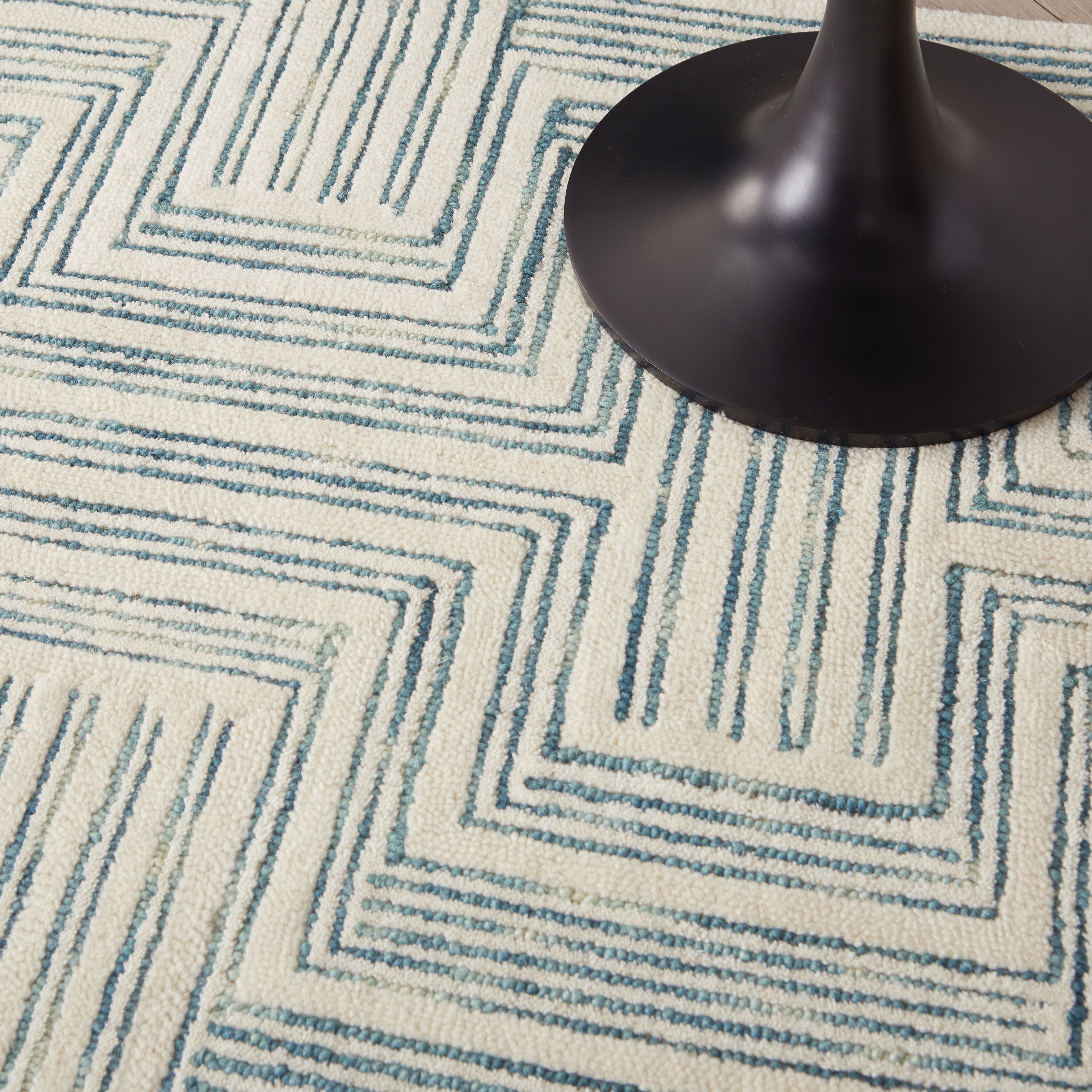 Nourison Interlock 3'9" x 5'9" Ivory/Turquoise Modern Indoor Rug