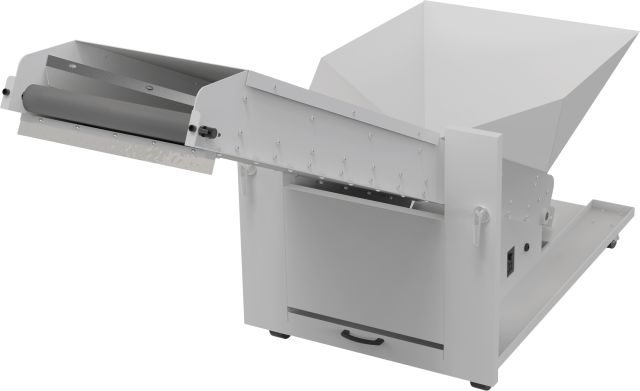 Designed to carry shredded waste to a recycling bin or bailer from the Dahle PowerTEC® 929 IS Conveyor Shredder.