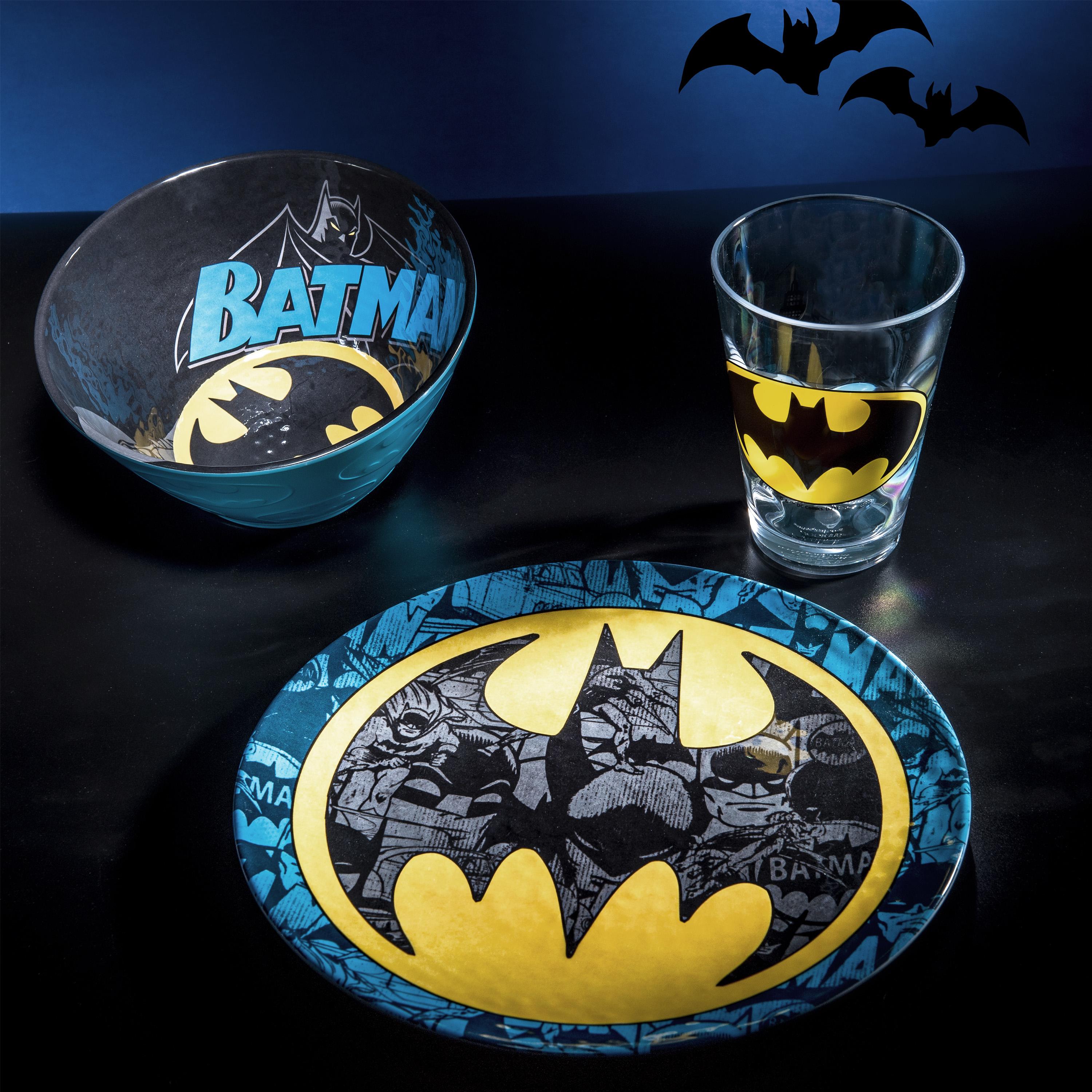 DC Comics Kids 9-inch Plate and 6-inch Bowl Set, Batman, 2-piece set slideshow image 2 DC Comics Kids 9-inch Plate and 6-inch Bowl Set, Batman, 2-piece set slideshow image 2
