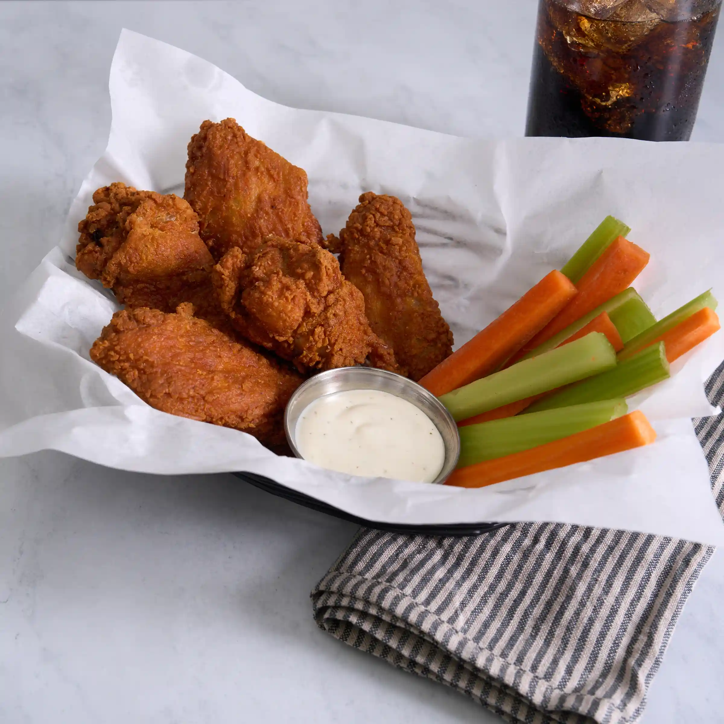 Tyson® Fire Stingers® Fully Cooked Breaded Bone-In Chicken Wing Sections, Jumbohttps://images.salsify.com/image/upload/s--NWM3ge5O--/q_25/hrwd7srve6bx8tmfibat.webp