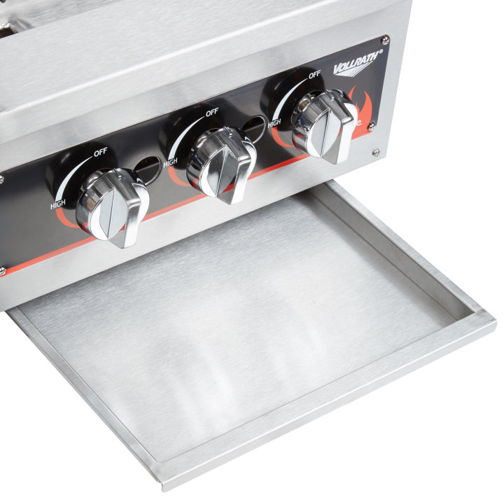 18-inch Cayenne® medium-duty radiant / lava rock charbroiler