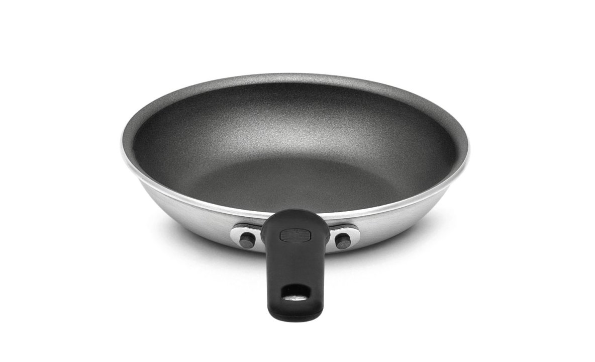 7-inch Wear-Ever® aluminum fry pan with PowerCoat2™ nonstick coating and silicone handle