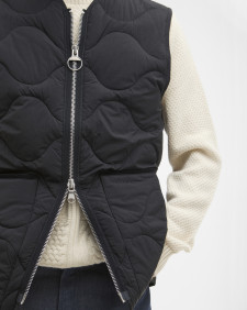 Barbour x ARKET Aron Gilet Black