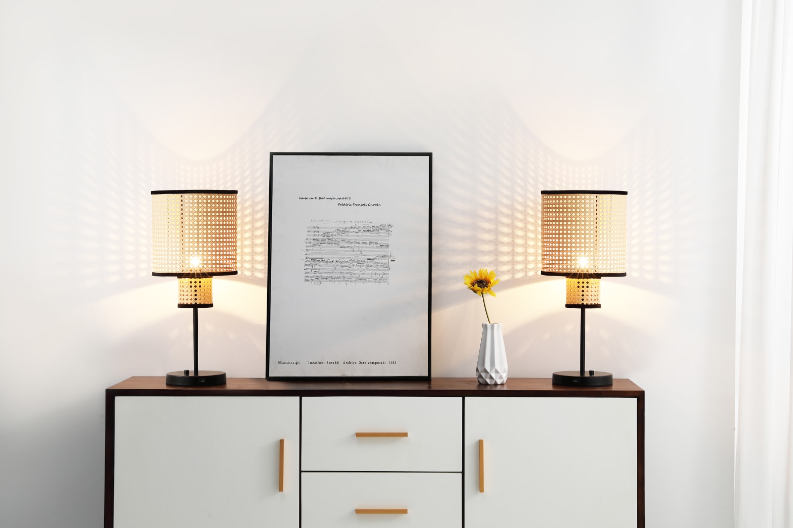 Nakuv Table Lamp — installation 1
