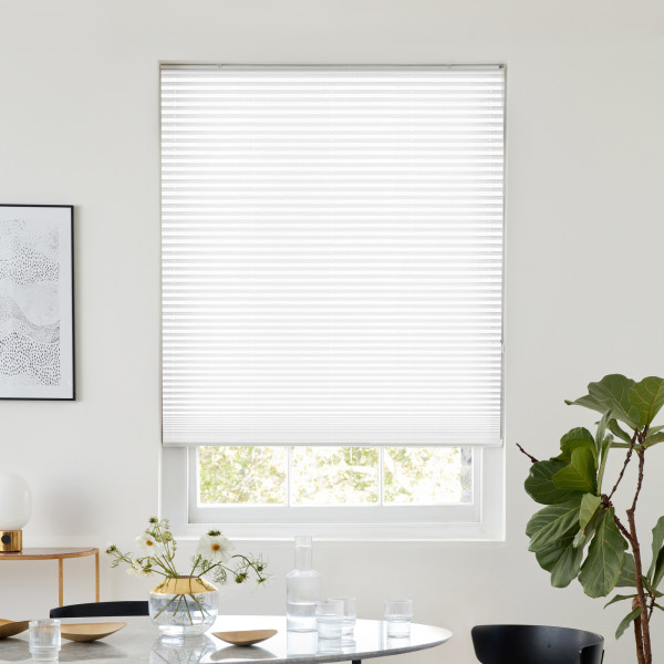 Arran Chalk Pleated blind
