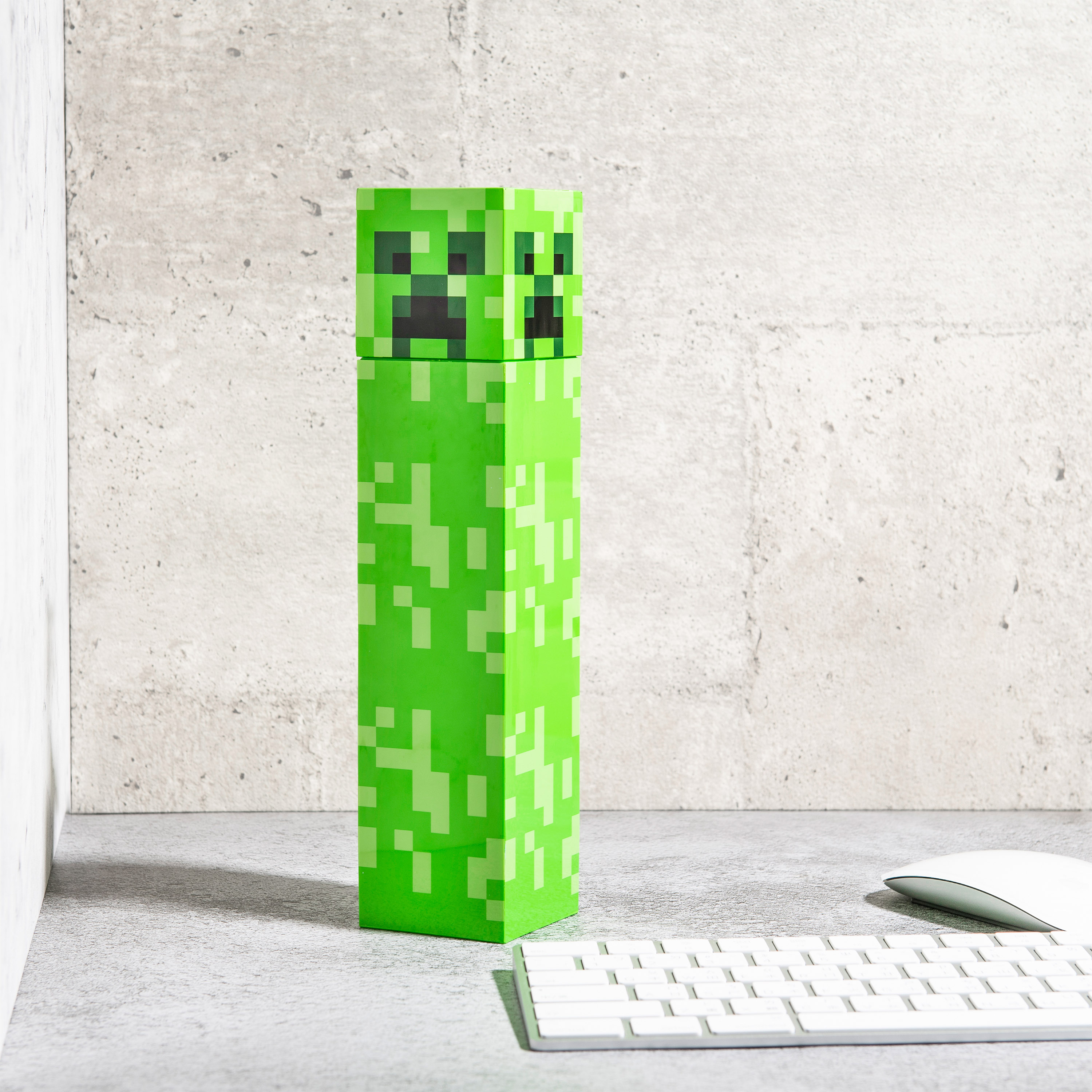 Minecraft 22 ounce BPA Free Water Bottle, Creeper slideshow image 7