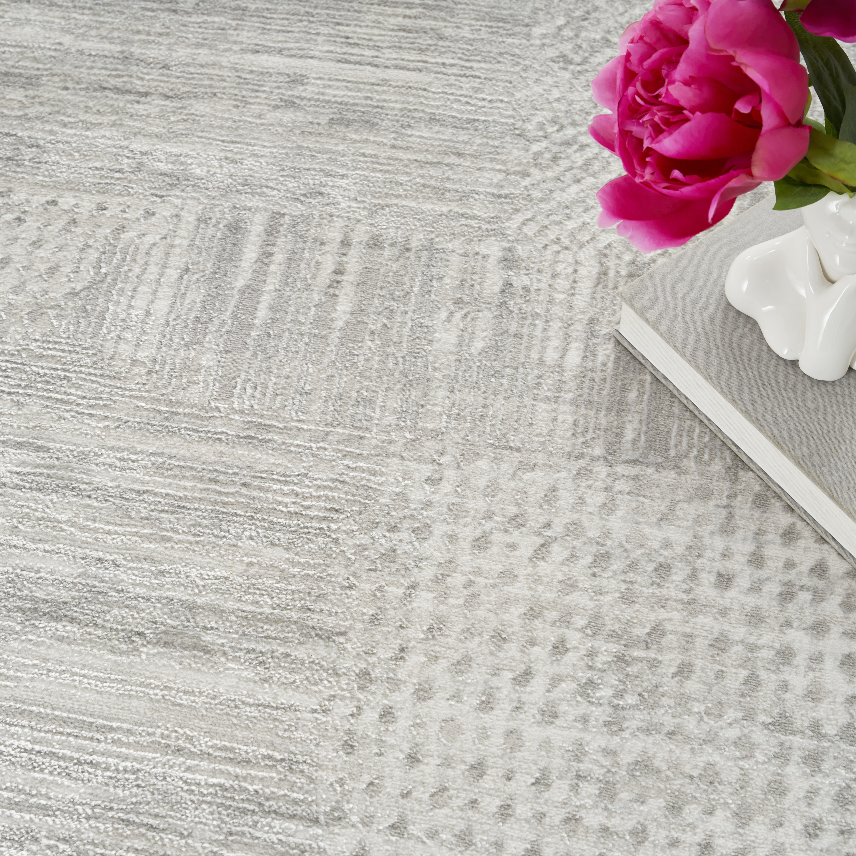 Nourison Glitz 3'11" x 5'11" Silver Grey Modern Indoor Rug