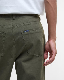 Pantaloni in tessuto stretch lavato dalla vestibilità regular 