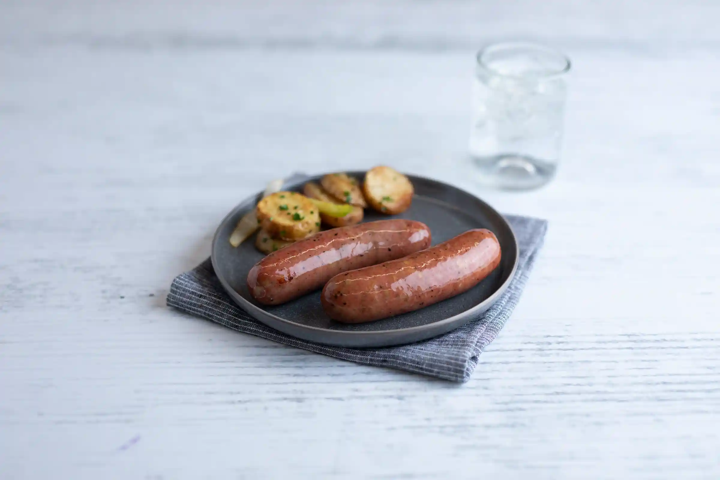 Aidells® Fully Cooked Smoked Chicken and Apple Chicken Sausage Links, 4 oz, 64 Links per Case, 16 Lbs, Frozenhttps://images.salsify.com/image/upload/s--0NnwsOVC--/q_25/mhhns6cbidfjiyfveosd.webp