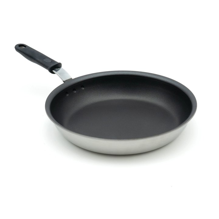 12-inch Wear-Ever® rivetless fry pan with CeramiGuard® II nonstick coating and silicone handle