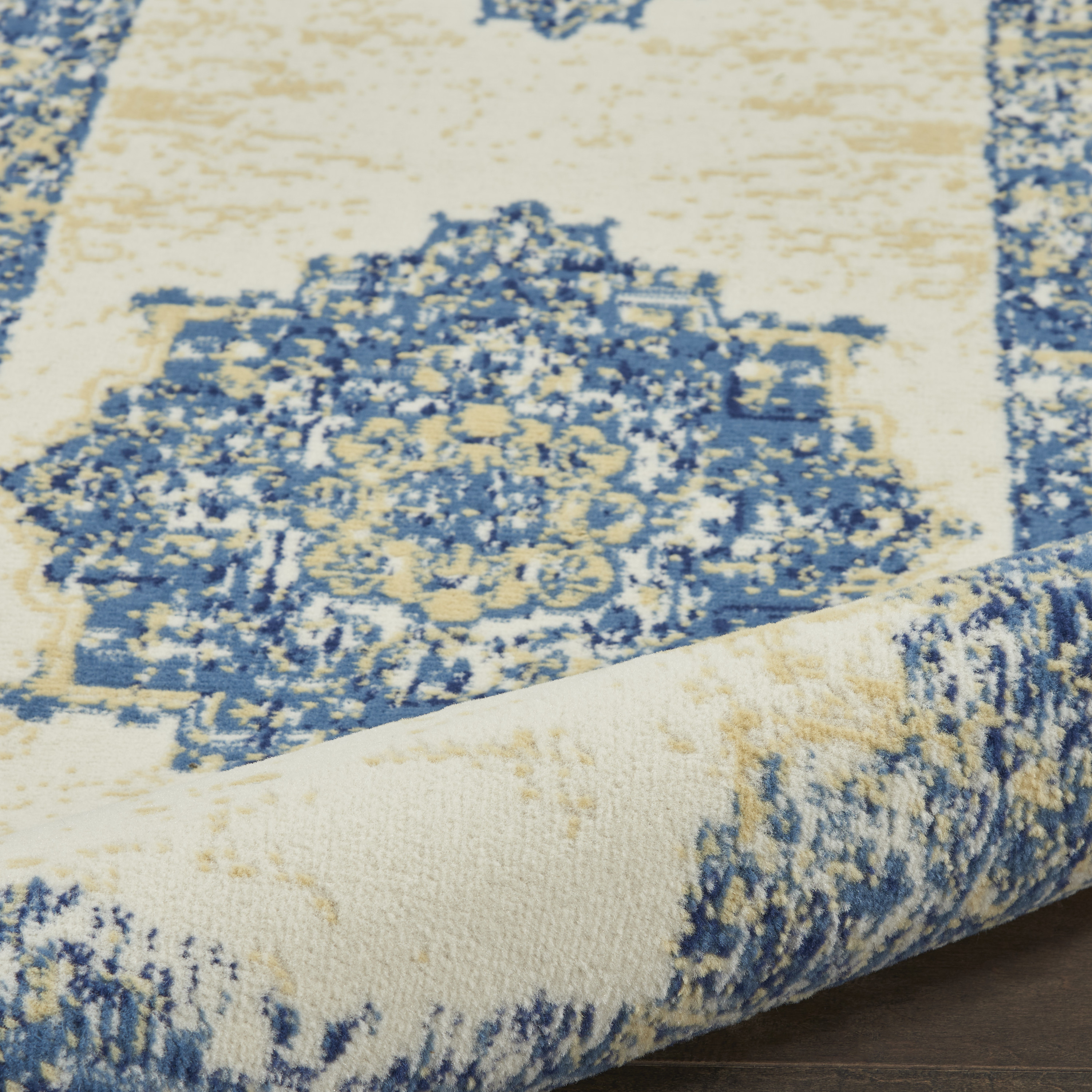 Nourison Grafix 2'3" x 12' White Vintage Indoor Rug