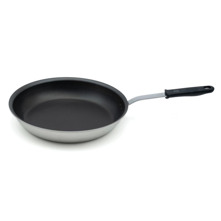 14-inch Wear-Ever® rivetless fry pan with CeramiGuard® II nonstick coating and silicone handle