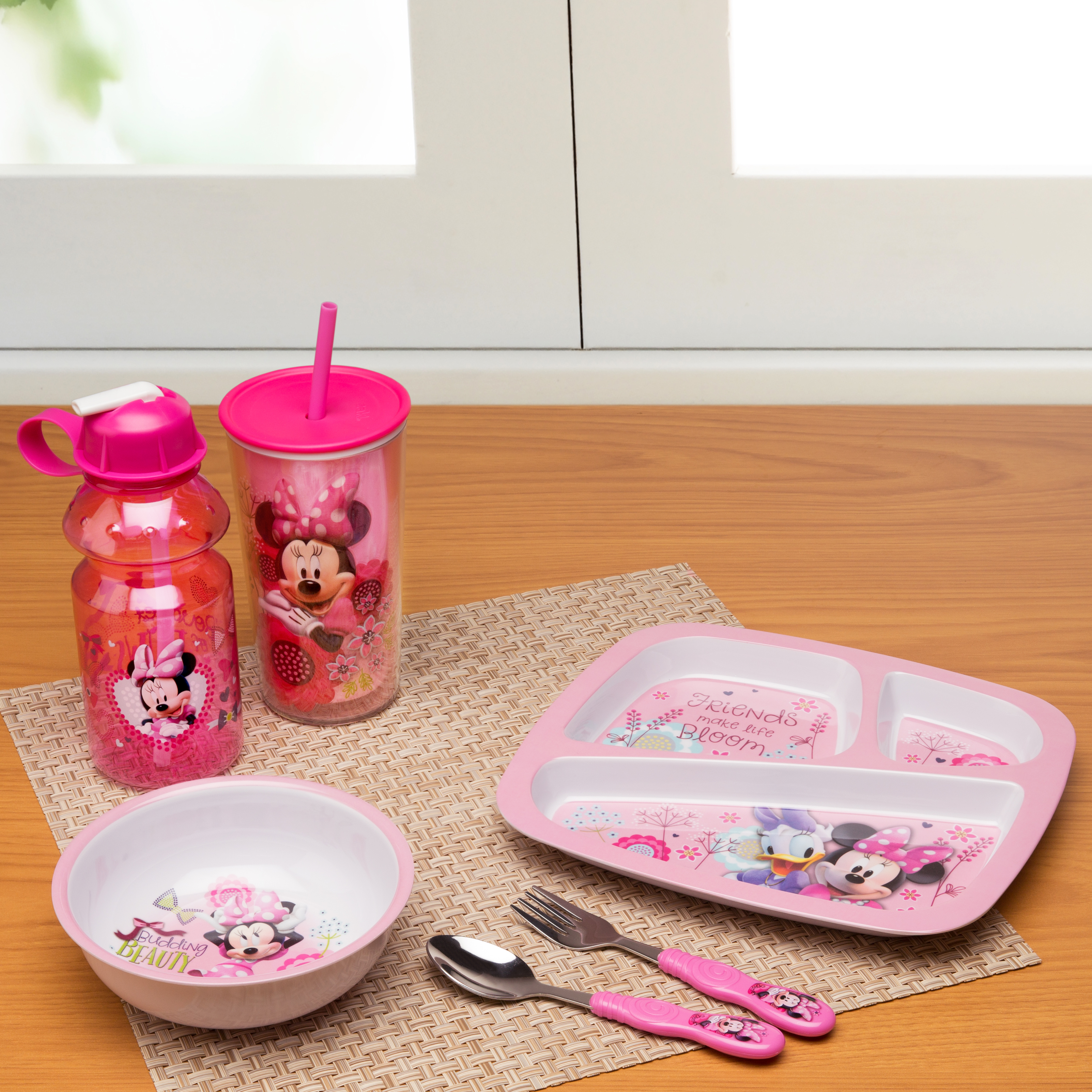 Disney 15 ounce Soup Bowl, Minnie Mouse slideshow image 2 Disney 15 ounce Soup Bowl, Minnie Mouse slideshow image 2