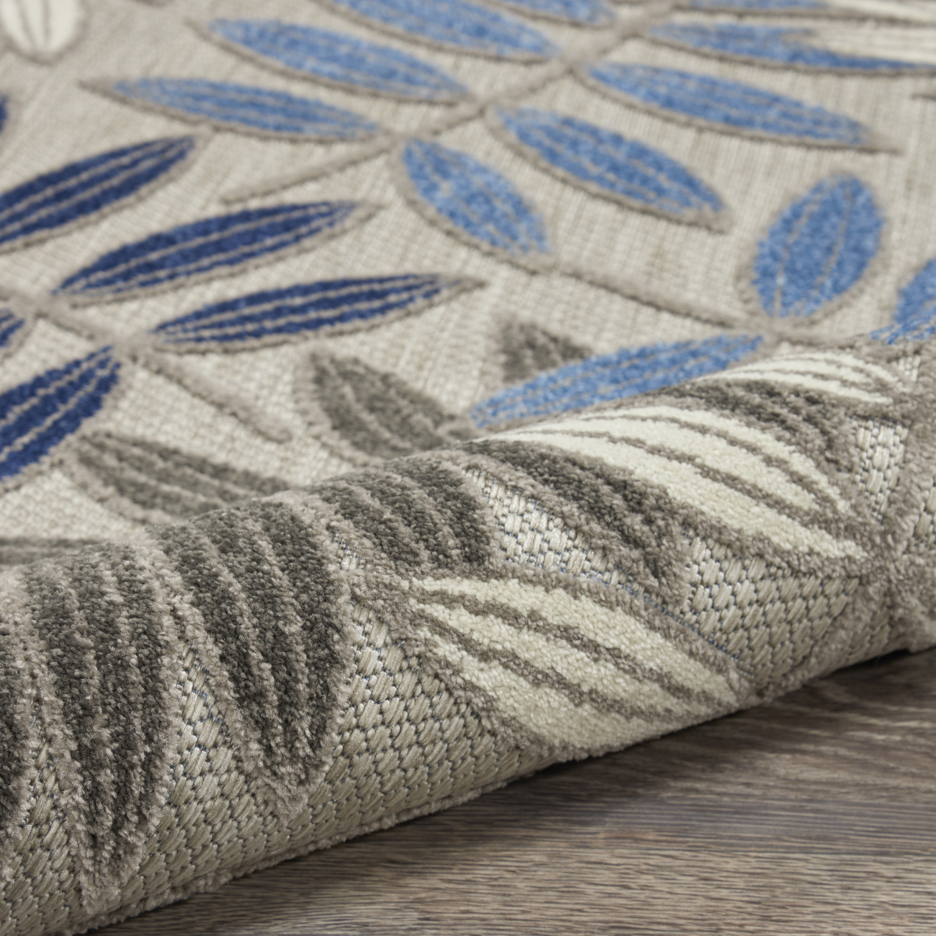 Nourison Aloha 4' x Round Grey Blue Tropical Rug