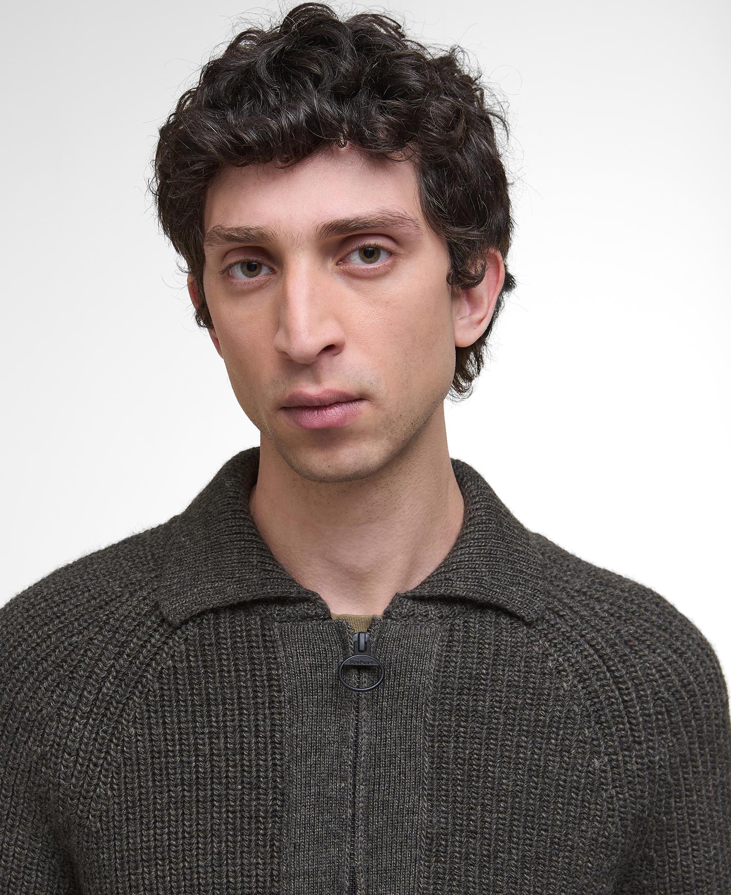 Cardigan lavorato con chiusura a zip Garthman image number 3