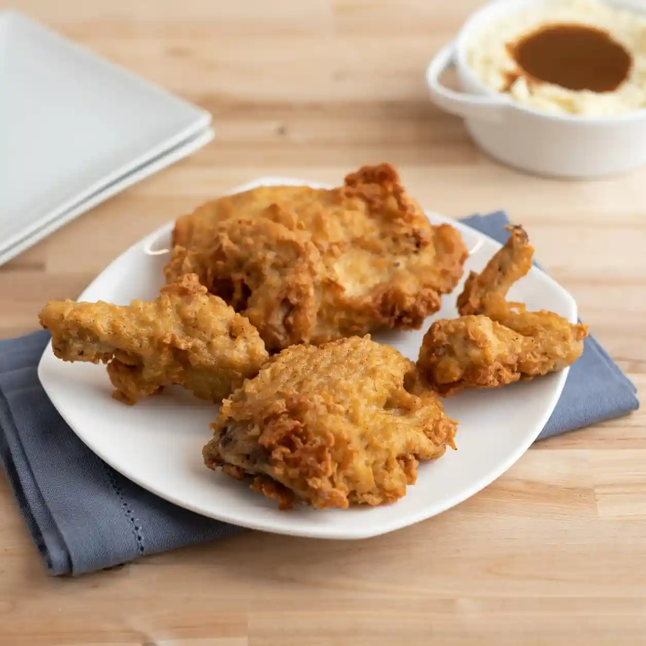 Tyson® Honey Stung® Fully Cooked Lightly Breaded 8 Piece Cut Chicken_image_1