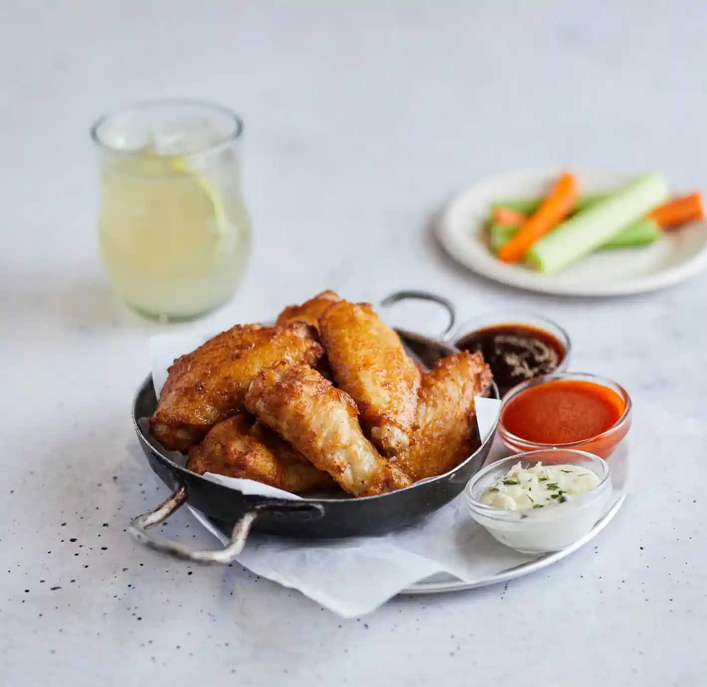 Tyson® 100% All Natural* Jumbo Bone-In Chicken Wing Sections https://images.salsify.com/image/upload/s--Xu0cv6Zu--/q_25/vcnm8vkxiaulwaaatlrk.webp