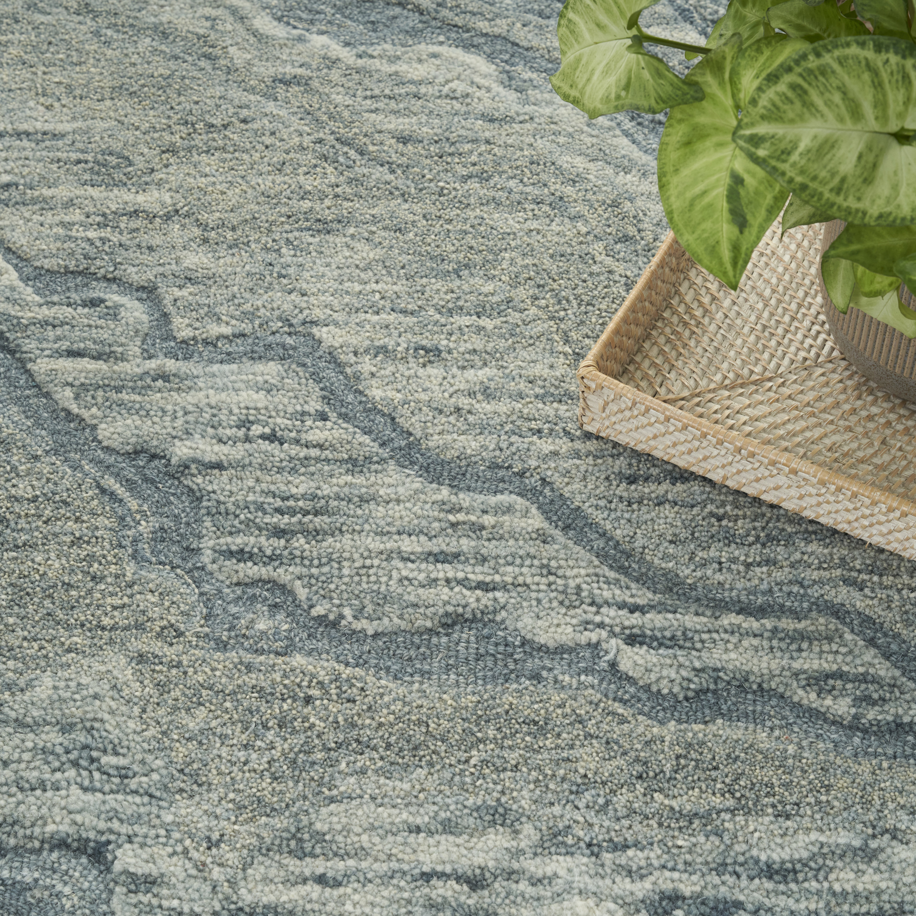 Nourison Graceful 3'9" x 5'9" Blue Modern Indoor Rug