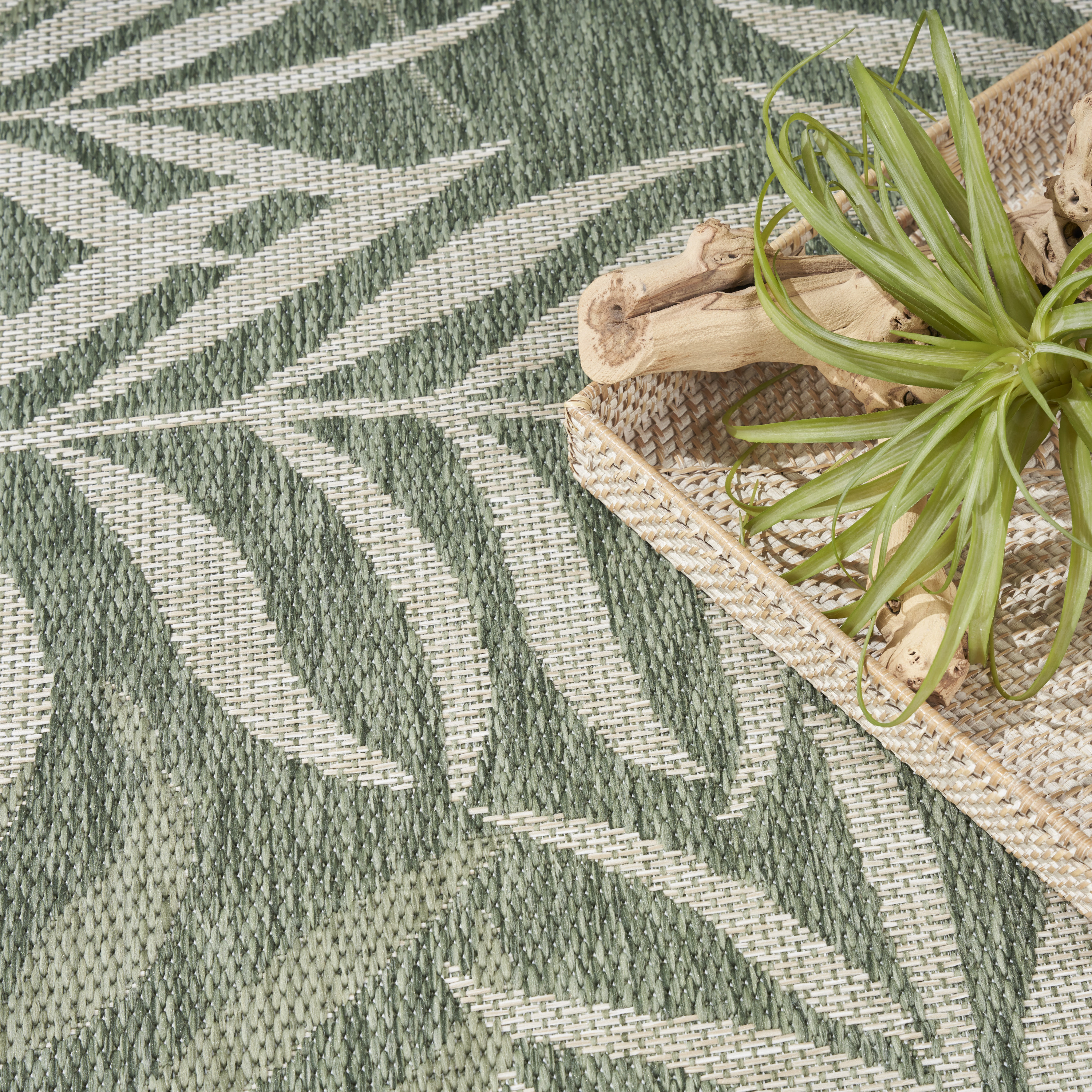 Nourison Garden Oasis 9' x 12' Green Ivory Outdoor Rug