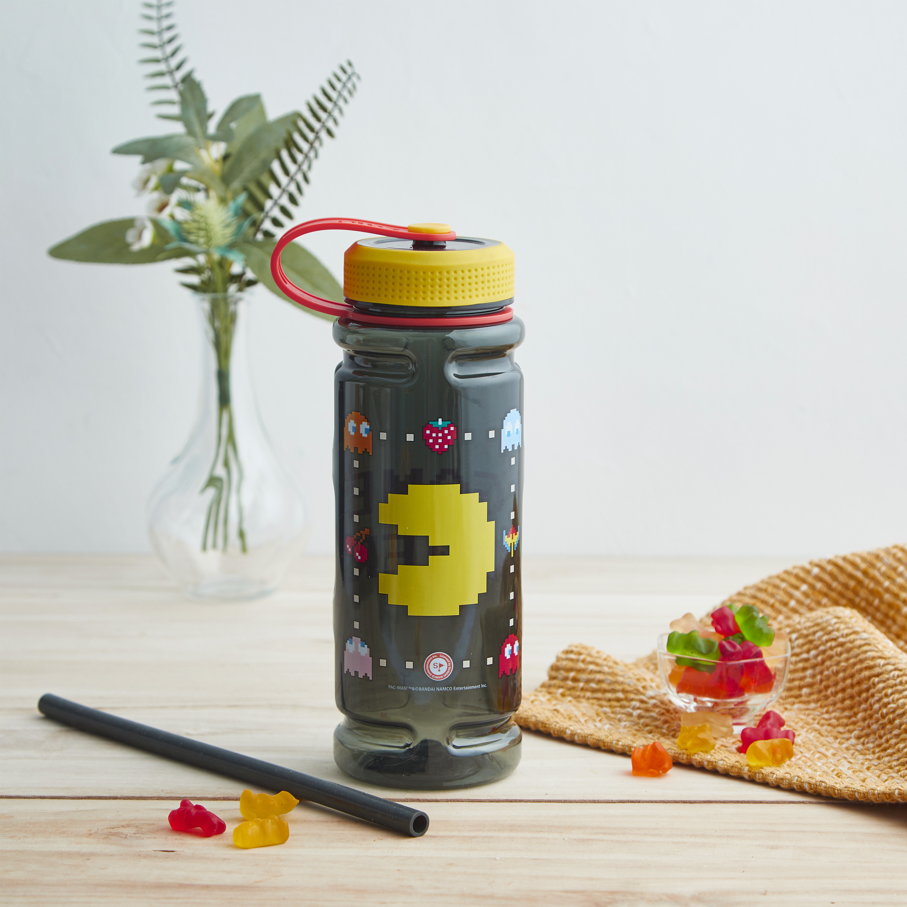 Pac Man 36 ounce Reusable Plastic Water Bottle, Pac Man and Ghosts slideshow image 8