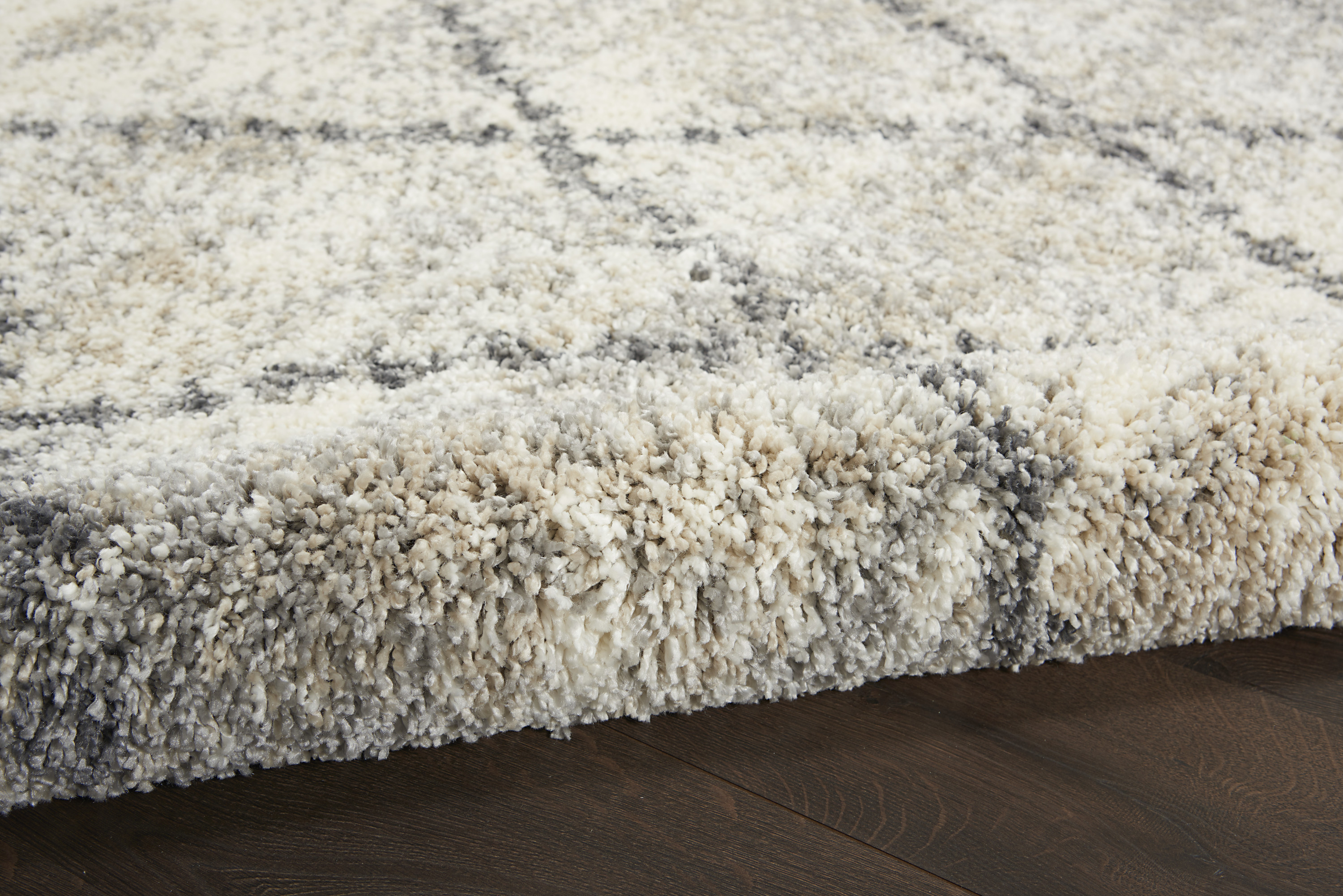 Nourison Oslo Shag 4' x 6' Ivory/Grey Shag Indoor Rug