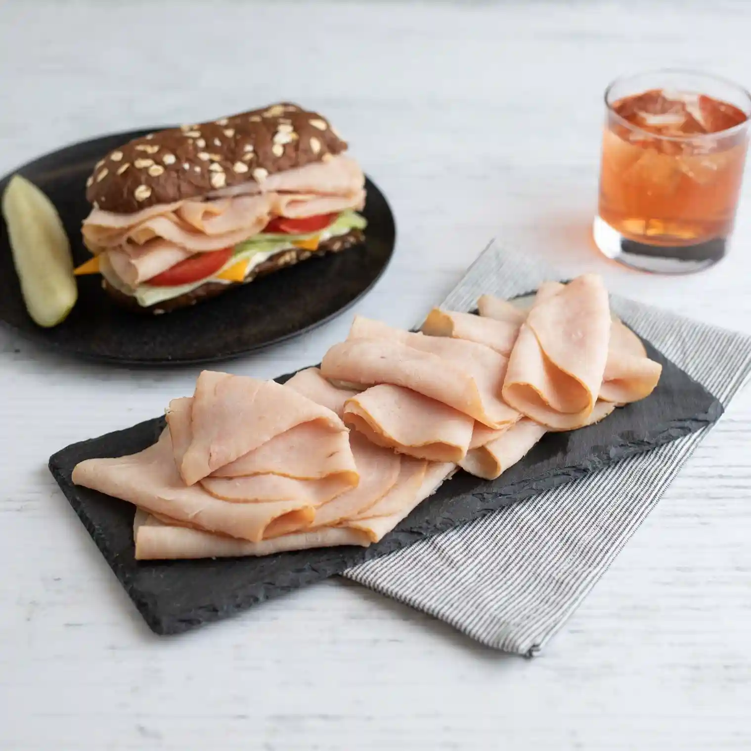 Hillshire Farm® Sliced Smoked Turkey Breast https://images.salsify.com/image/upload/s--1dx1Fm0Q--/q_25/whnq3lzwtlrbs3uoalqb.webp