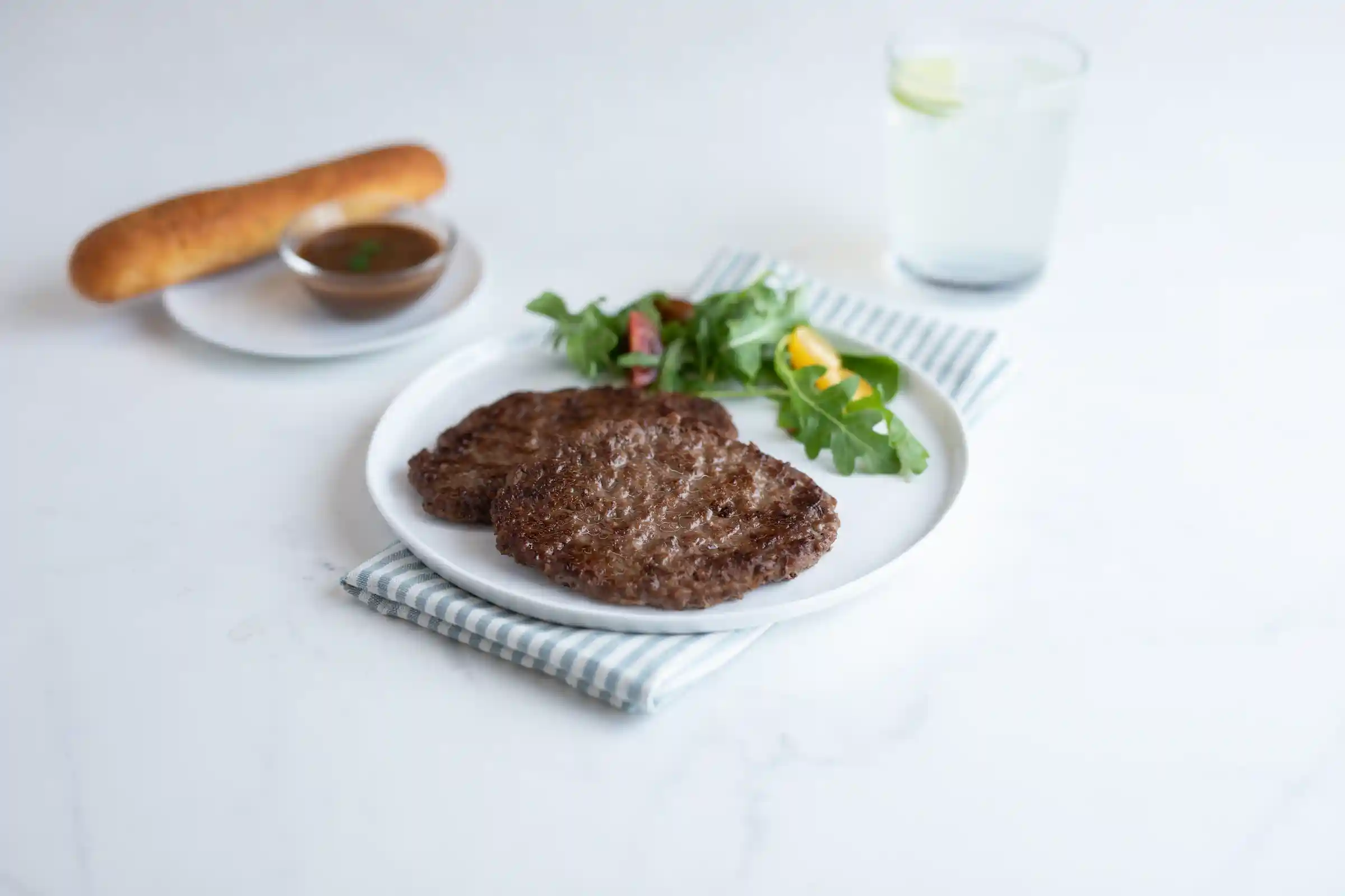 AdvancePierre™ Beef And Pepper Pattie 4 oz https://images.salsify.com/image/upload/s--nazo_vni--/q_25/yofh0bc6o8qbm6ypdilg.webp