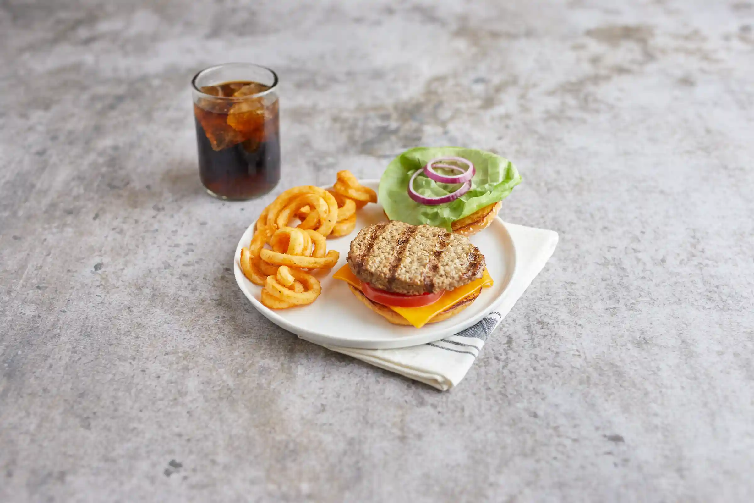 AdvancePierre™ Fully Cooked Flamebroiled Beef Steak Burgers https://images.salsify.com/image/upload/s--cCh1bl9k--/q_25/a8acc1625c04818b0ae8096655403376971a1b02.webp