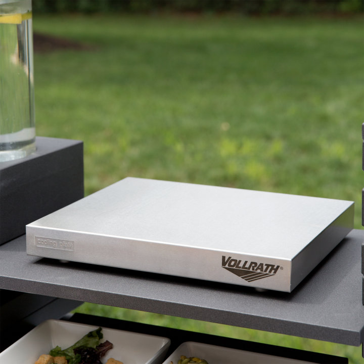 Half-size cubic display cooling plate