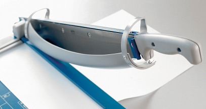 The rotating guard provides extra safety around the blade.