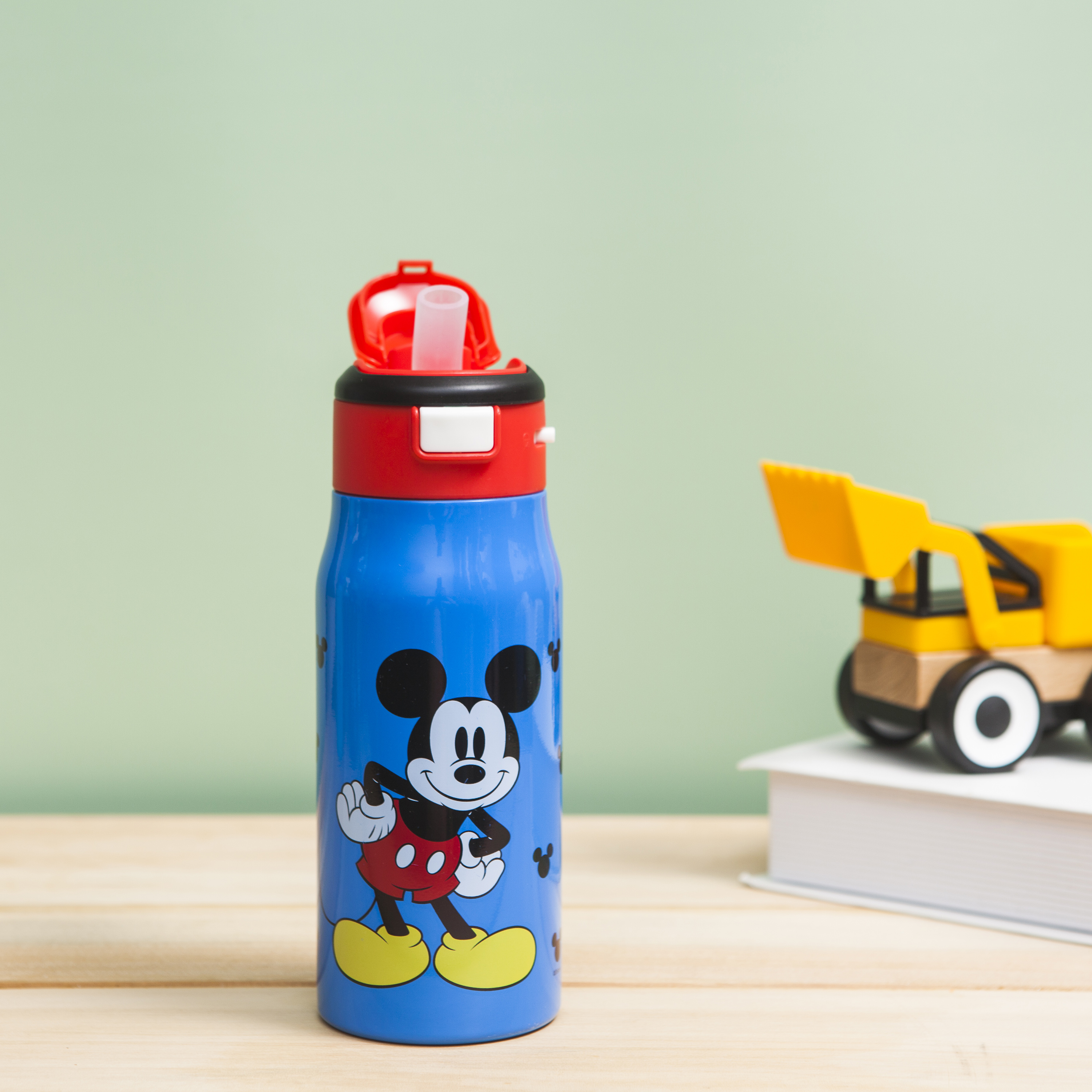 Disney 13.5 ounce Mesa Double Wall Insulated Stainless Steel Water Bottle, Mickey Mouse slideshow image 8