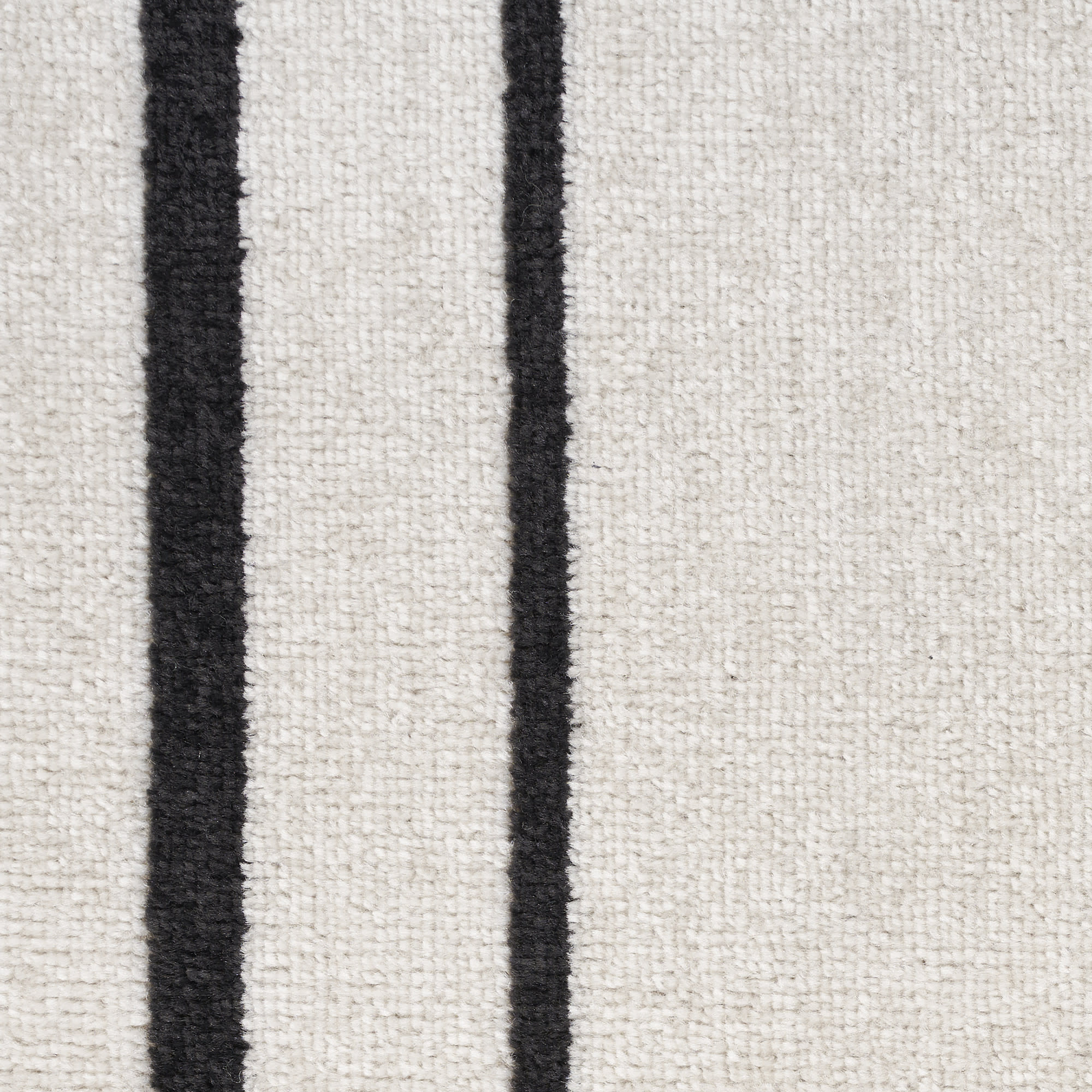 Nourison Nourison Essentials 6' x Round Ivory Black Contemporary Rug