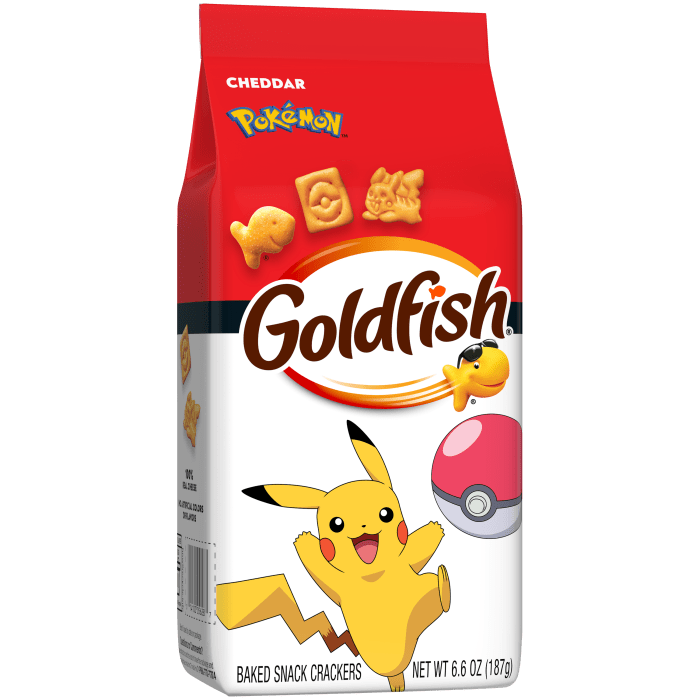 Goldfish® Cheddar Crackers, 6.6 oz, bag - Left Angle Image