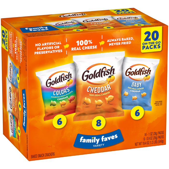 Goldfish® Family Faves Crackers Variety Pack, 20 count box, 19.4 oz, bag - Left Angle Image