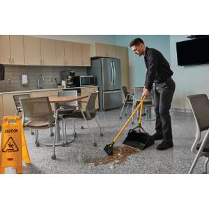 Rubbermaid Commercial, Maximizer Wet / Dry Debris, Yellow, 16", Dust Pan with Long Handle