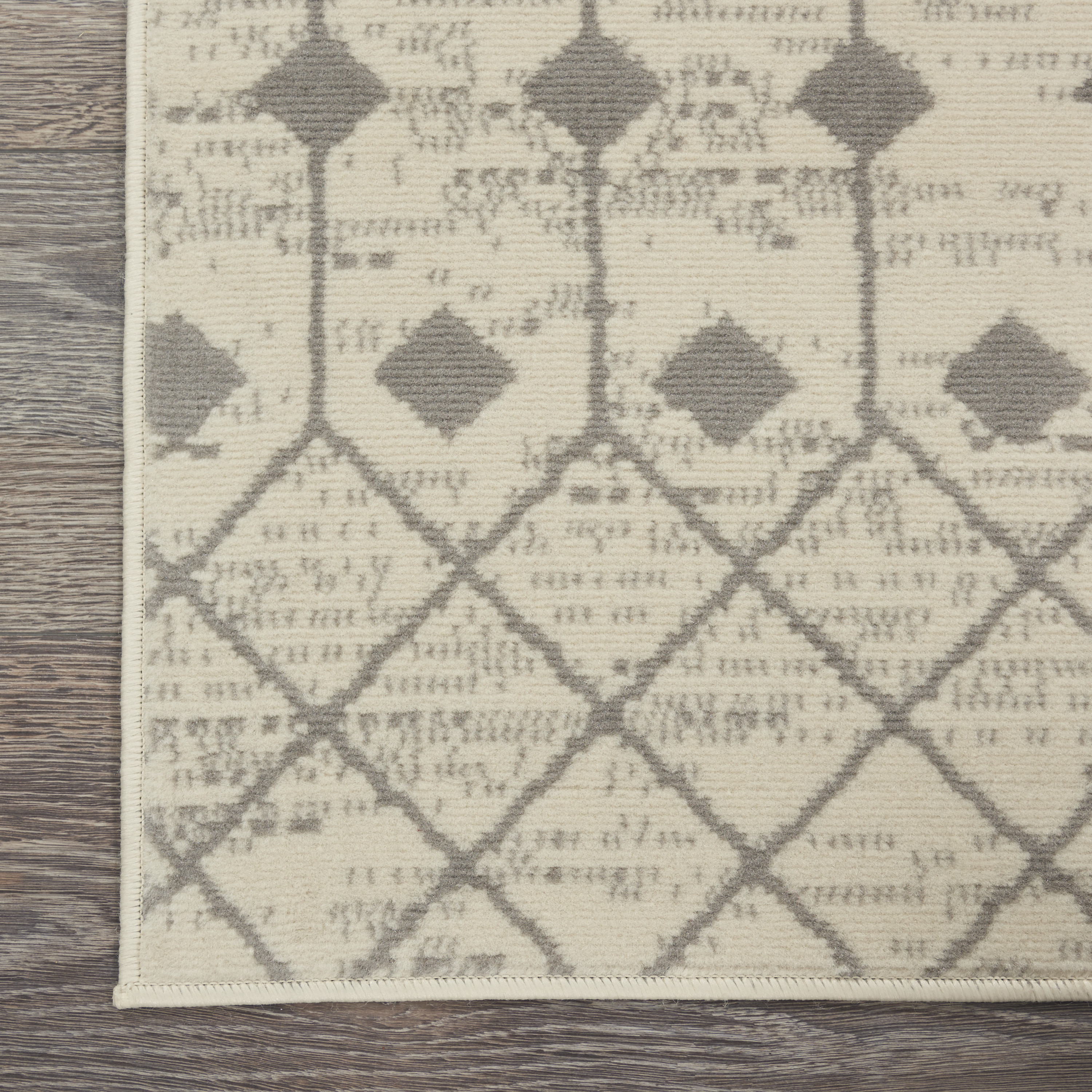 Nourison Grafix 2'3" x 12' Ivory/Grey Bohemian Indoor Rug
