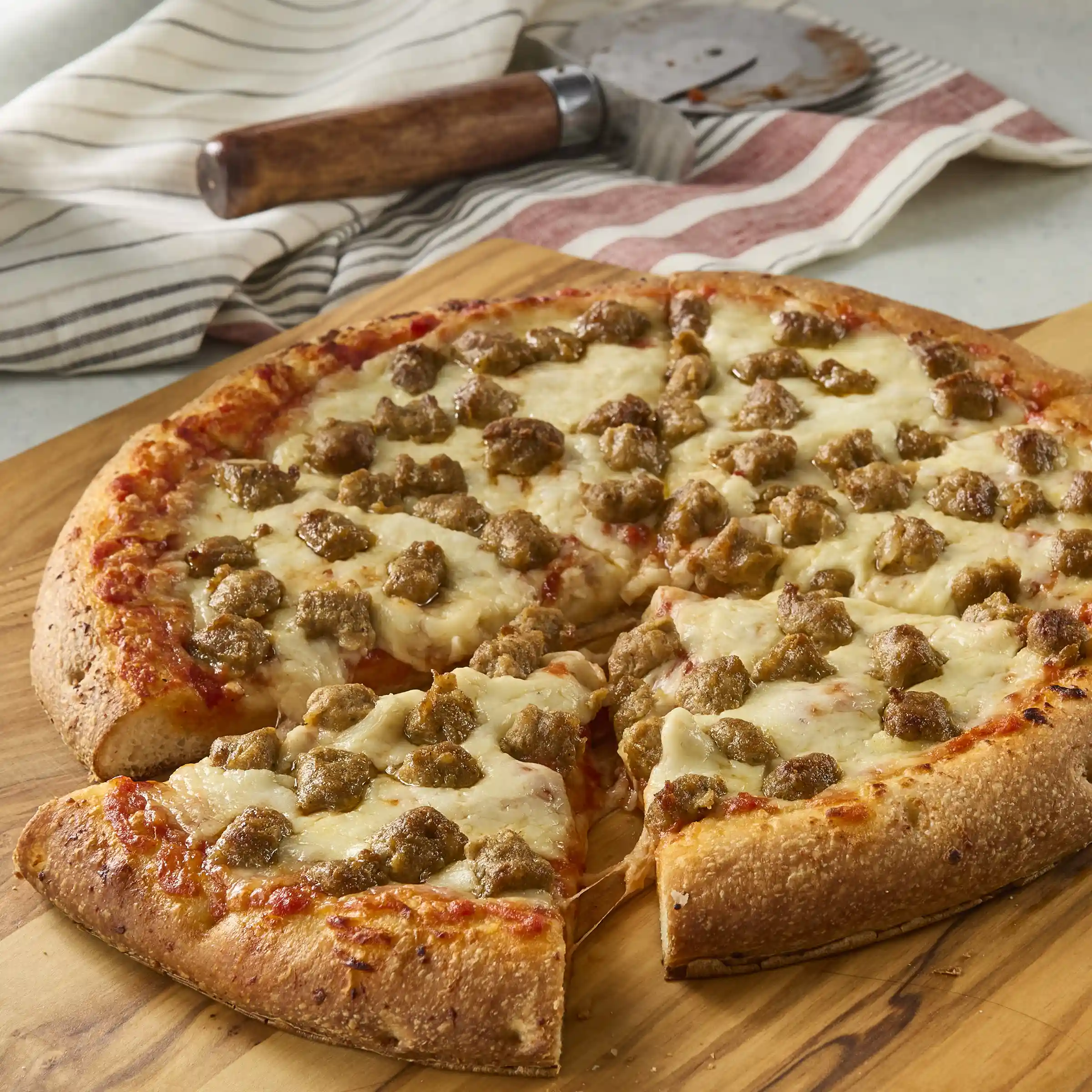 Hillshire Farm® Old World Specialties® Spicy Italian-Style Sausage, Large Chunk https://images.salsify.com/image/upload/s--1wzgSgvV--/q_25/e8693dd836eeb5069d1f6bbe61ad9a30e94a37f6.webp