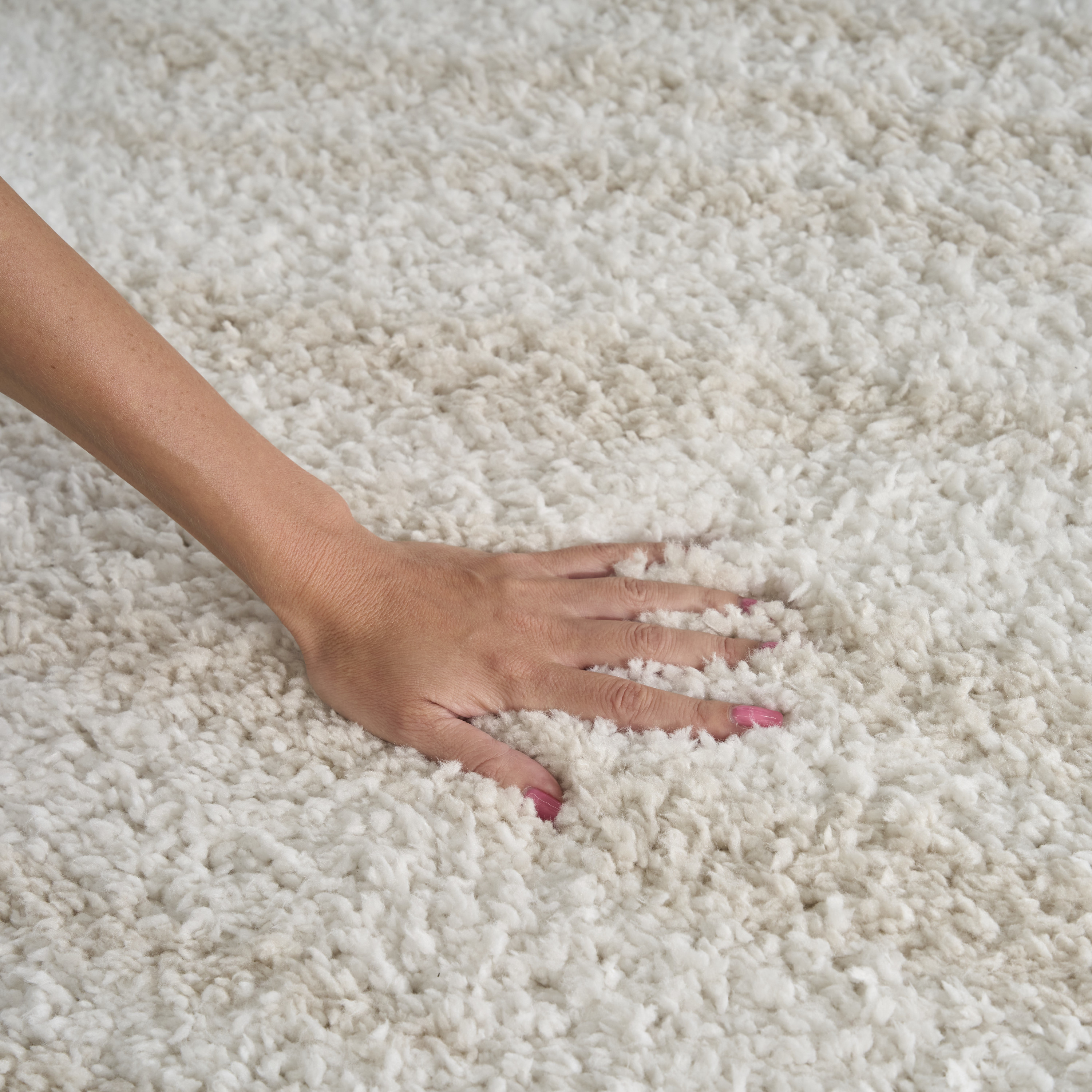 Nourison Modern Shag 7'10" x 9'10" Ivory Beige Modern Indoor Rug