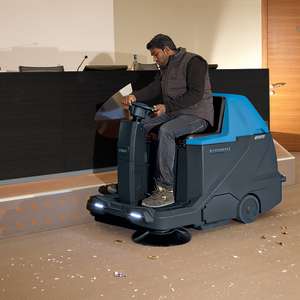 Hillyard, Trident, SW24R with Trojan Wet Battery Package, 31.5", Ride-On Sweeper