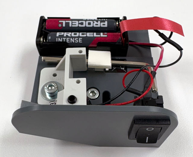 Illuminates the entire cutting line for superior accuracy.