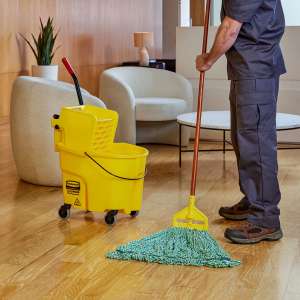 Rubbermaid Commercial, Web Foot, Microfiber Looped-End Wet Mop Head with 5" Headband, 24 oz, Green