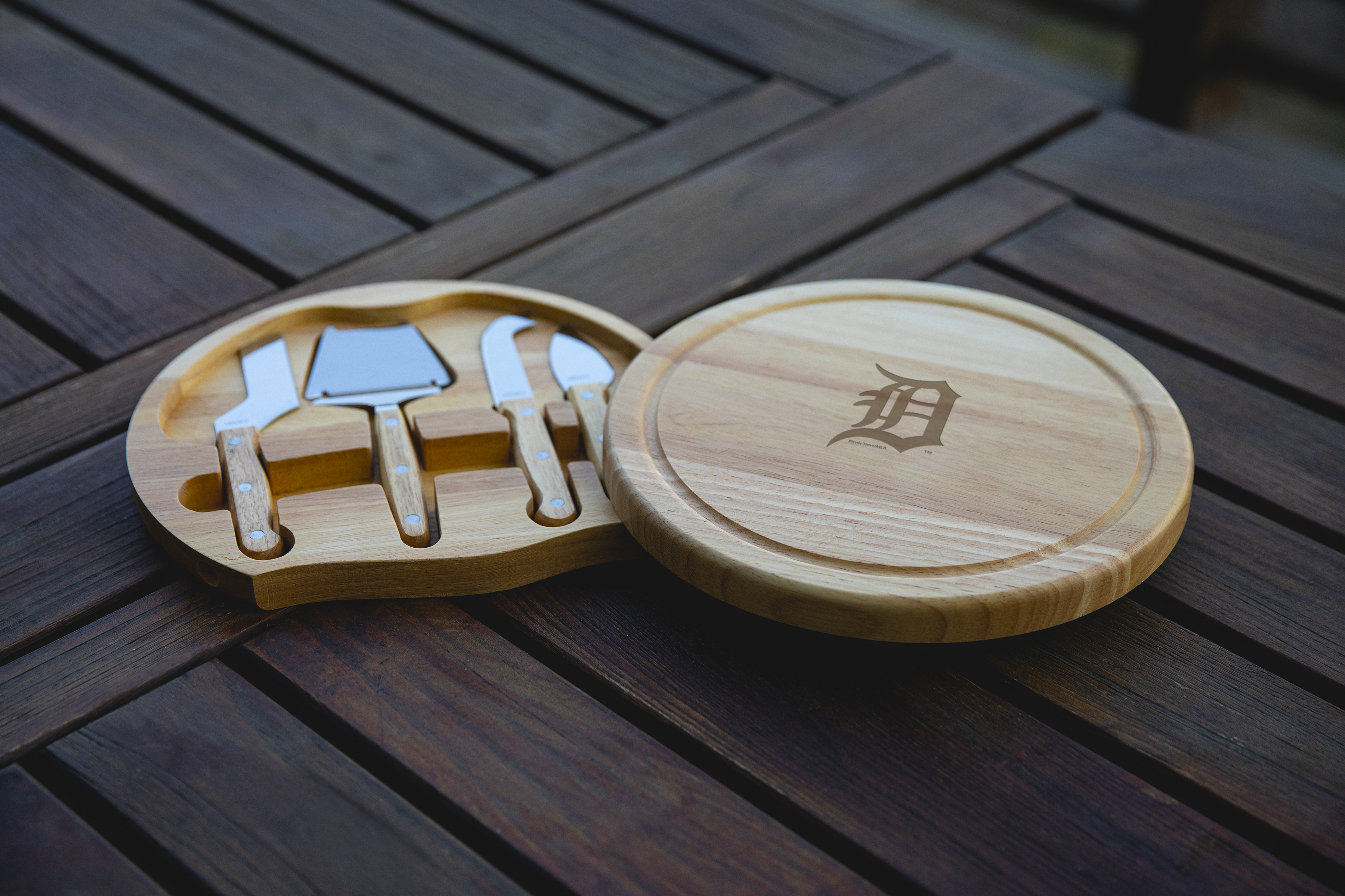 Detroit Tigers - Circo Cheese Cutting Board & Tools Set