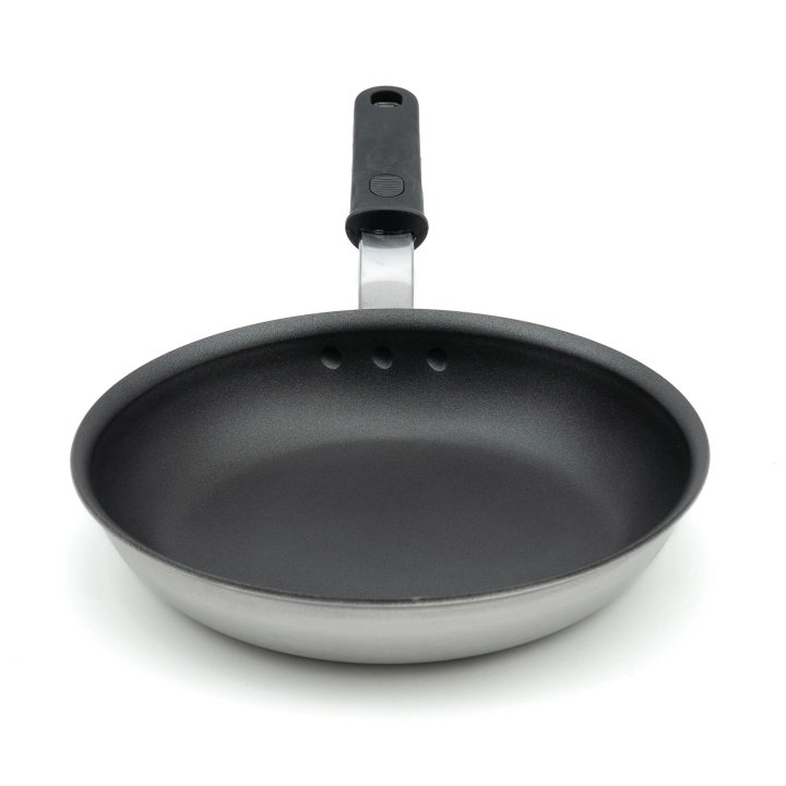 10-inch Wear-Ever® rivetless fry pan with CeramiGuard® II nonstick coating and silicone handle