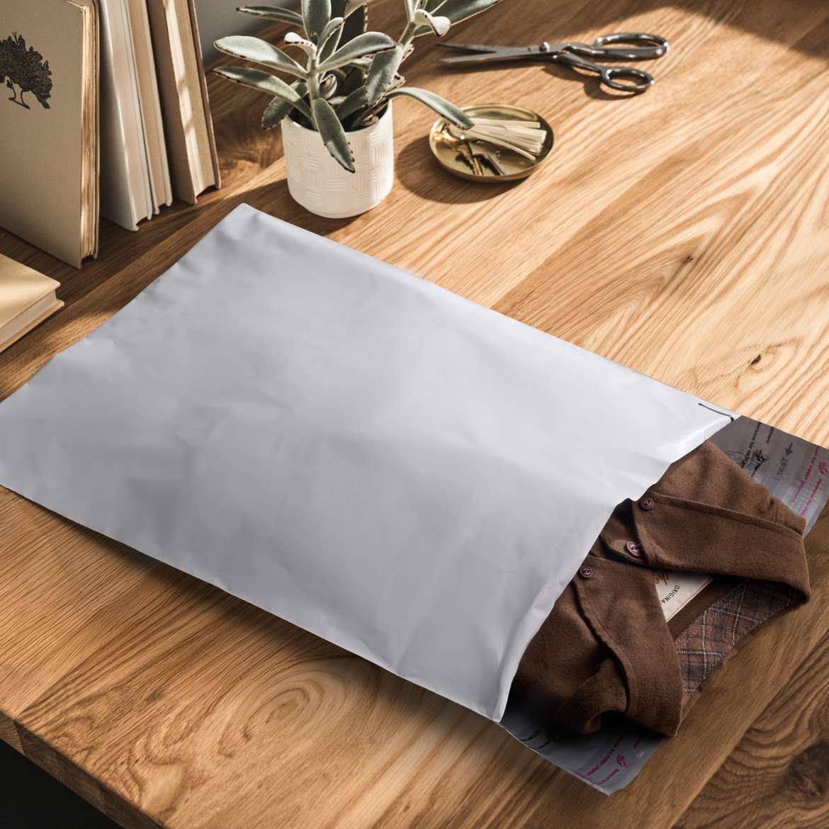 Duck® Brand Reusable 2-Way Flexible Mailers