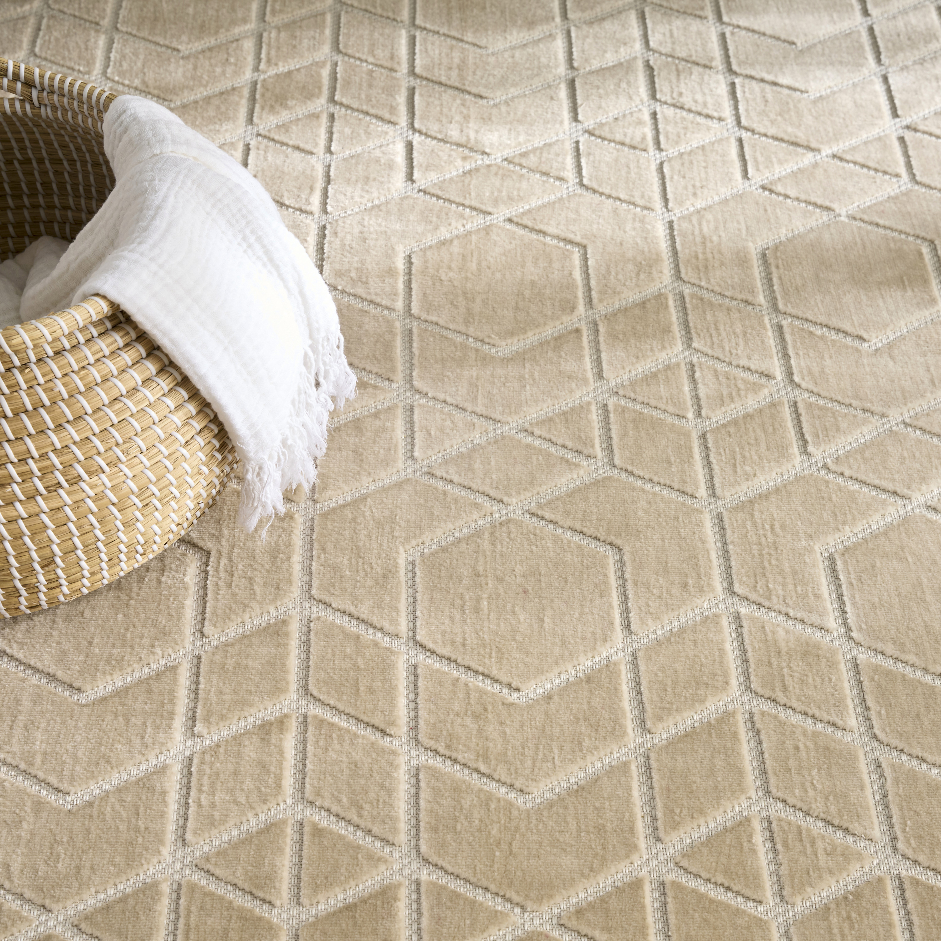 Nourison Washable Charm 6' x 9' Beige Ivory Modern Indoor Rug