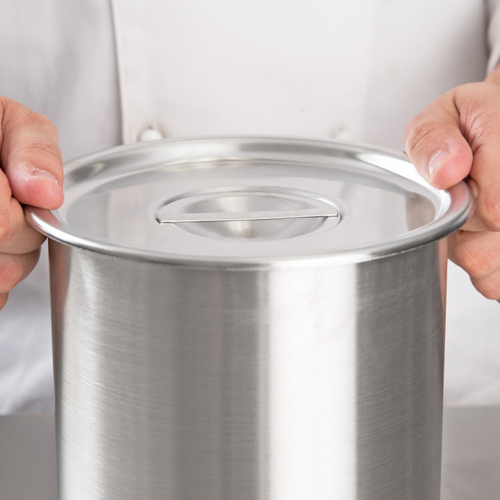 4 ¼-quart stainless steel bain-marie cover